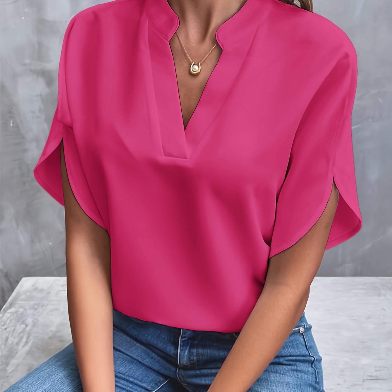 Mieke™ | Effen blouse met V-hals